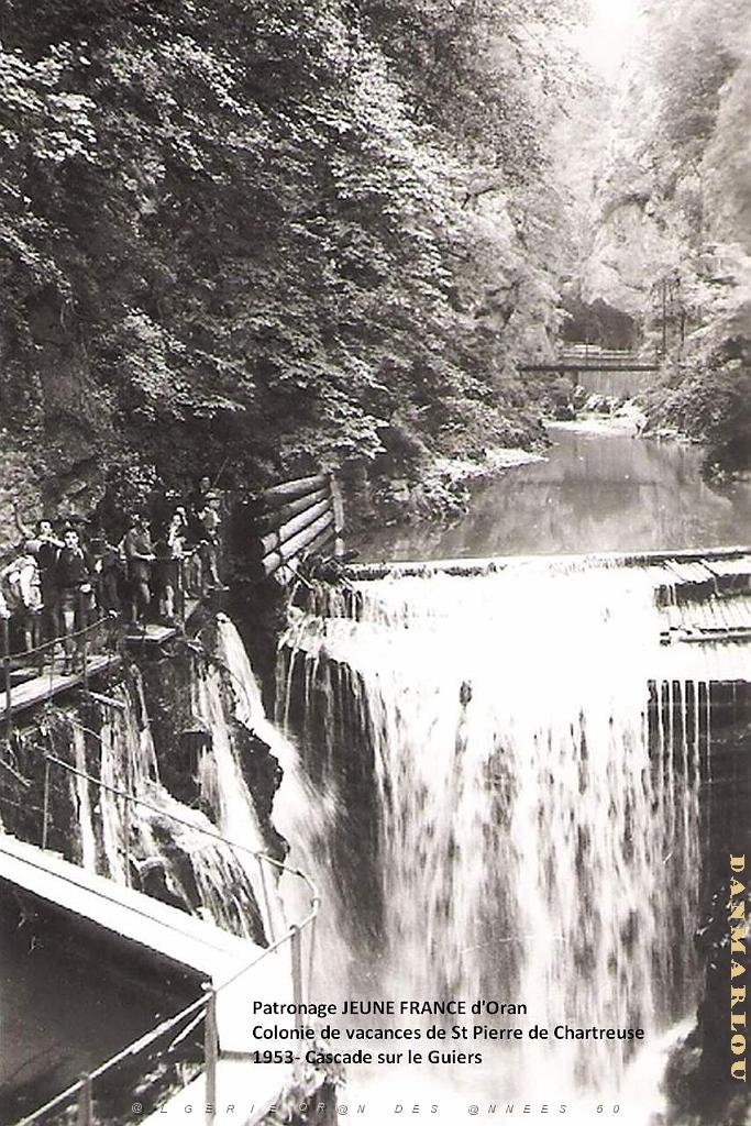 COLO JEUNE FRANCE 1953 cascade sur le Guiers.jpg